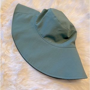 Lululemon Athletica Green Wide-Brim Hat
